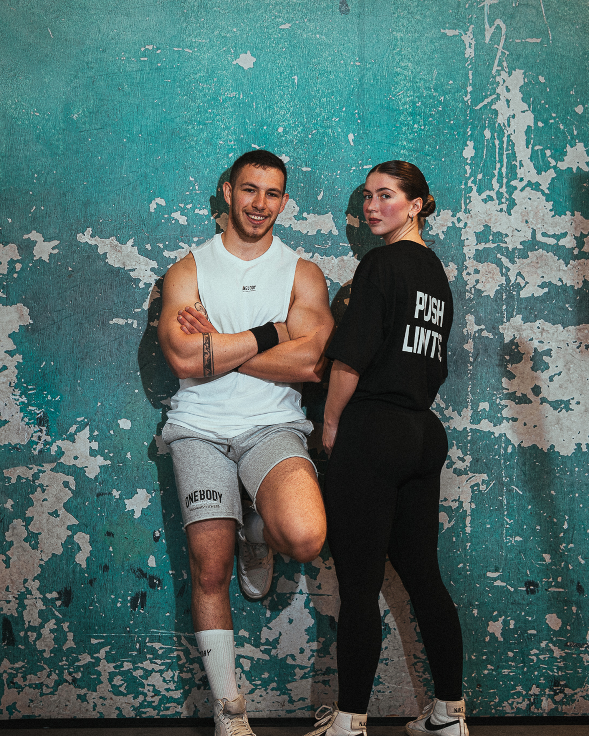 חולצת אימון אוברסייז שחורה - ONEBODY